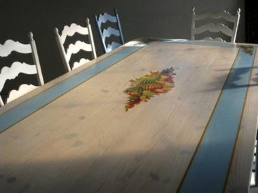 Gorgeous-Hand-Painted-Table-2